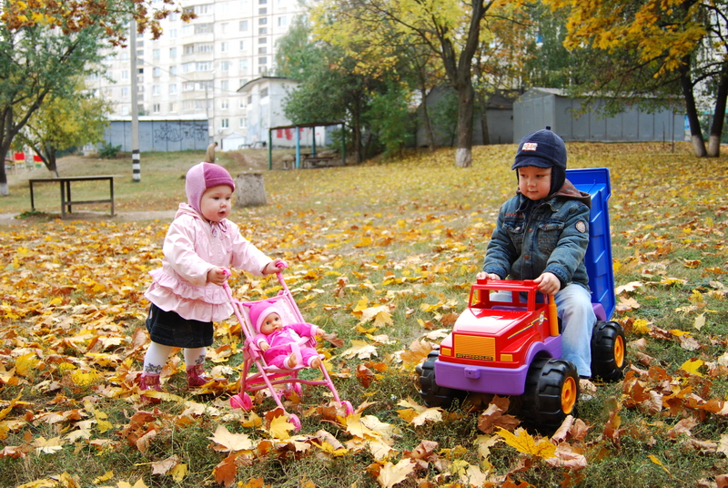 детки на прогулке